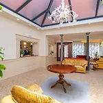 Bella Hotel