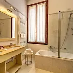 Hotel Bella
