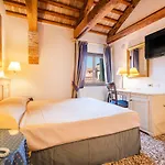 بيلا فينيتسيا فندق 4*