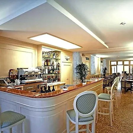 Hotel Bella 4*